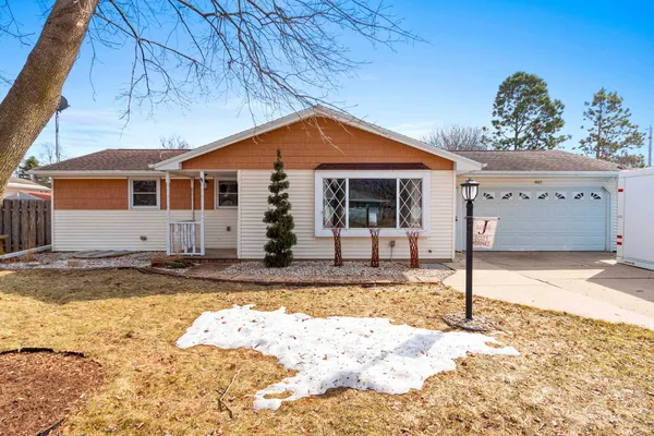 $340,000 | 1021 Wishart Avenue, De Pere, WI 54115