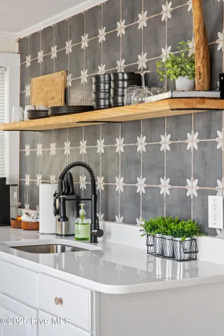 $1,200,000 | 135 North 3rd Avenue, Kure Beach, NC 28449