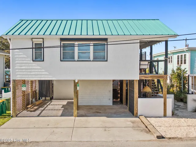 $1,200,000 | 135 North 3rd Avenue, Kure Beach, NC 28449