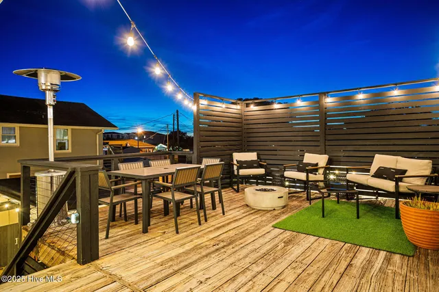 $1,200,000 | 135 North 3rd Avenue, Kure Beach, NC 28449