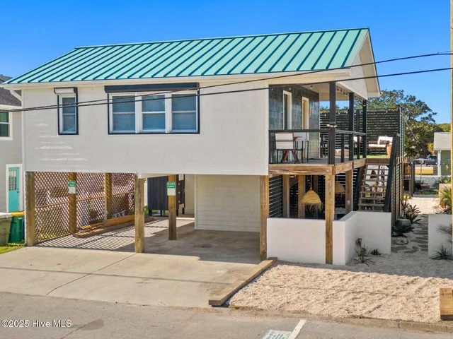 $1,200,000 | 135 North 3rd Avenue, Kure Beach, NC 28449