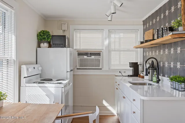 $1,200,000 | 135 North 3rd Avenue, Kure Beach, NC 28449