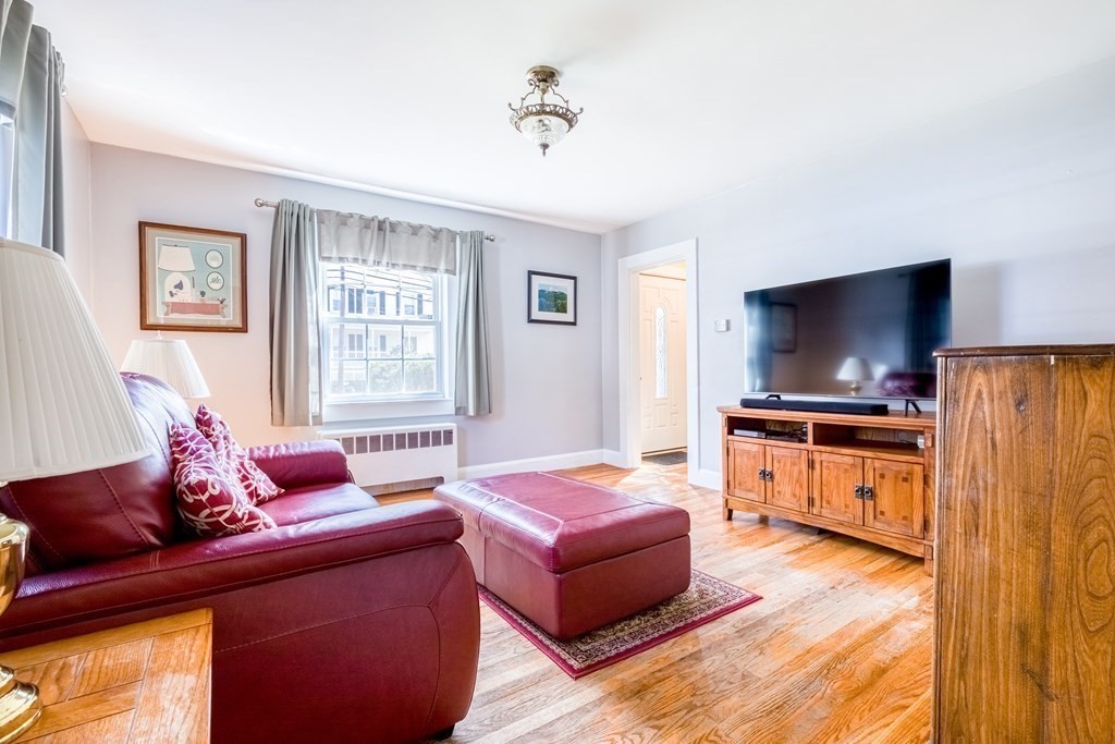 53 Groton Road Chelmsford, MA 01863 - Photo 5 of 41
