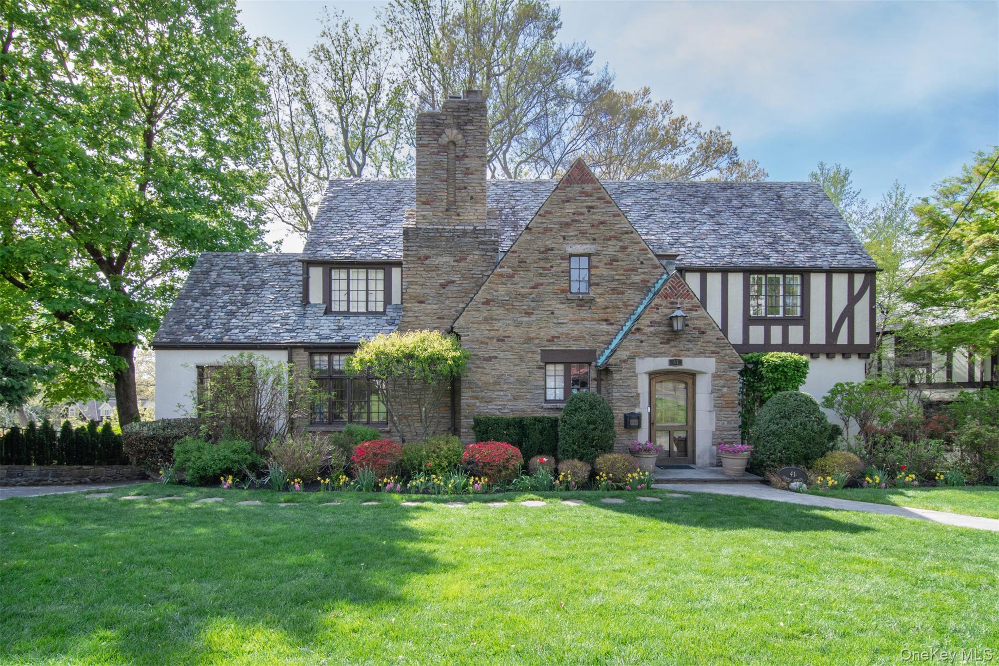 41 Summit Avenue Bronxville, NY 10708 - Photo 1 of 30