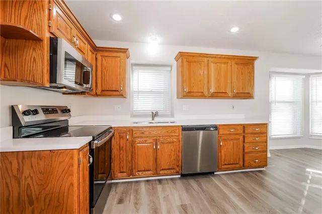 $2,305 | 545 Southeast Ashton Court, Lee's Summit, MO 64063