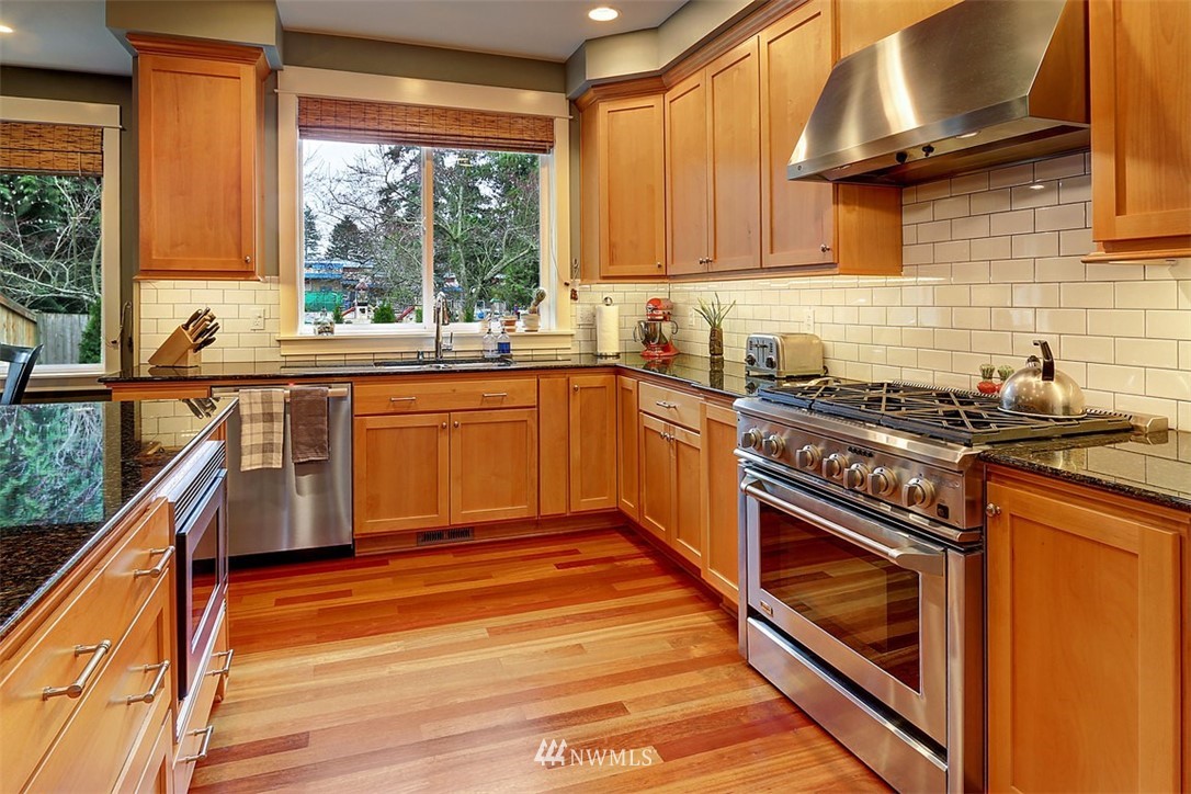 8613 Northeast 198th Street Bothell, WA 98011 - Photo 6 of 17 Gallery Image 6