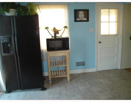804 Highview Road Pittsburgh, PA 15234 - Photo 7 of 13 Kitchen.