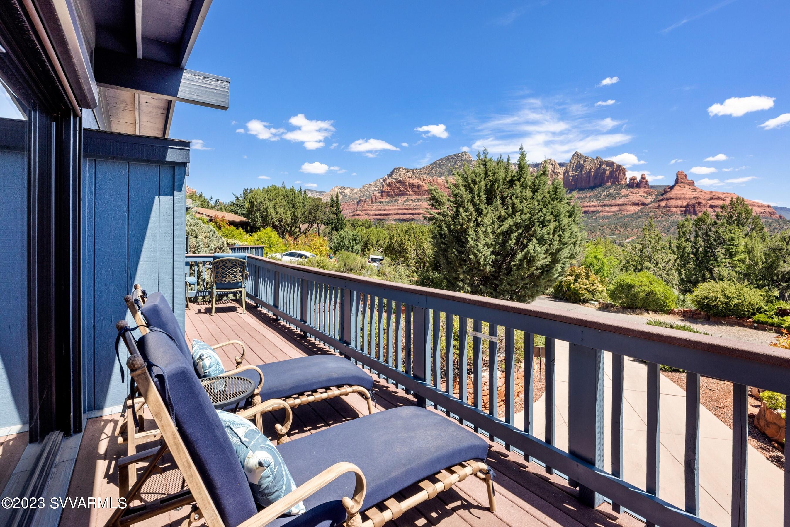 215 East Ridge Road Sedona, AZ 86336 - Photo 28 of 46 Plenty of room to relax