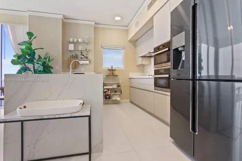$1,650,000 | 18001 Collins Avenue, Unit 2209, Sunny Isles Beach, FL 33160