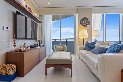 $1,650,000 | 18001 Collins Avenue, Unit 2209, Sunny Isles Beach, FL 33160