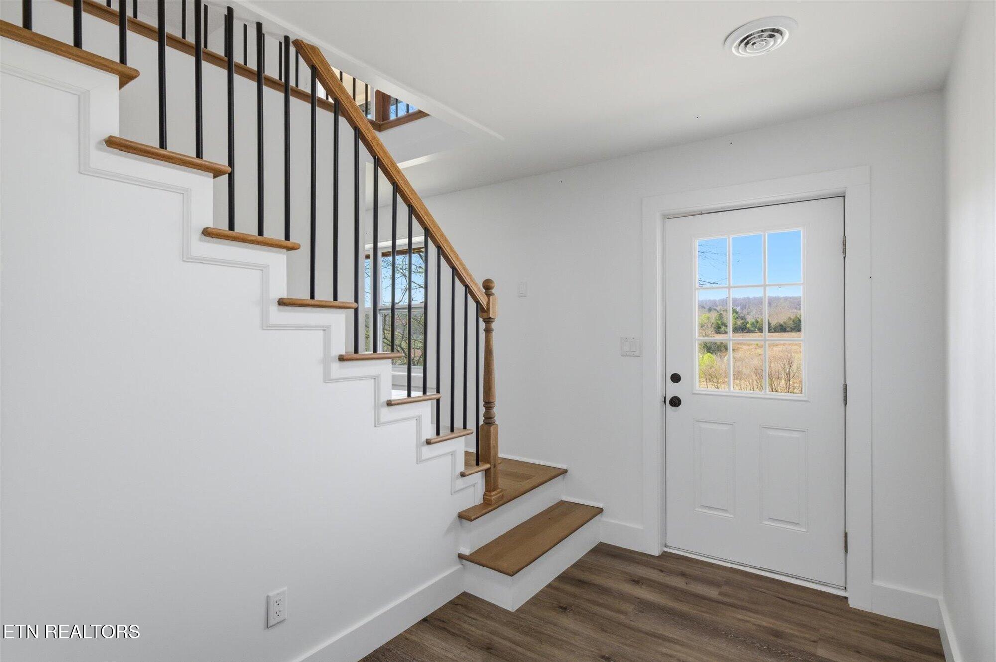 141 County Road 112 Athens, TN 37303 - Photo 4 of 45 06-141-Co-Rd-112-Athens-TN-6