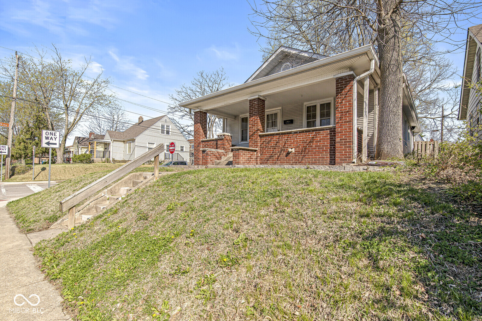 1526 Main Street Beech Grove, IN 46107 - Photo 3 of 29