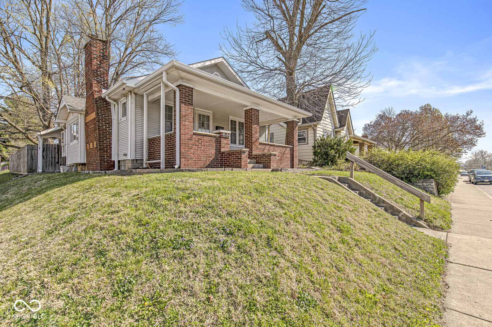 1526 Main Street Beech Grove, IN 46107 - Photo 4 of 29