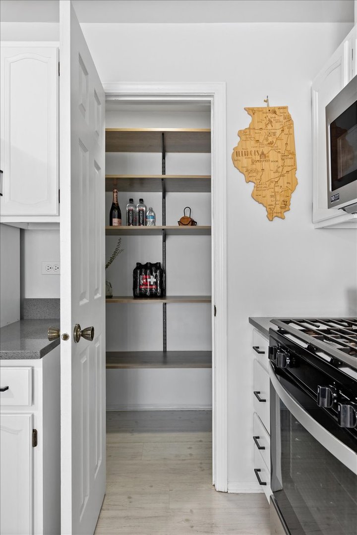 1606 Stratford Court, Unit C2 Wheeling, IL 60090 - Photo 12 of 30