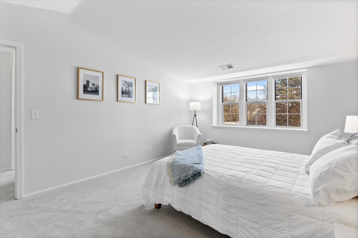 1606 Stratford Court, Unit C2 Wheeling, IL 60090 - Photo 19 of 30