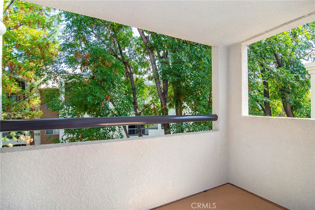5510 Owensmouth Avenue, Unit 301 Woodland Hills, CA 91367 - Photo 11 of 22 a view of a balcony