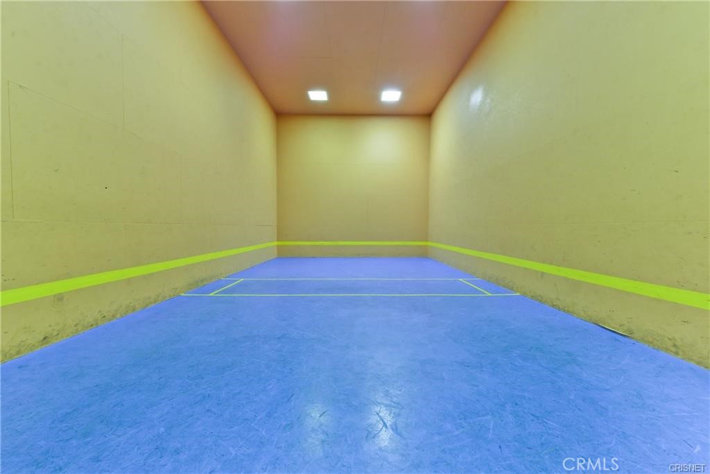 5510 Owensmouth Avenue, Unit 301 Woodland Hills, CA 91367 - Photo 19 of 22 a view of a room with a small space