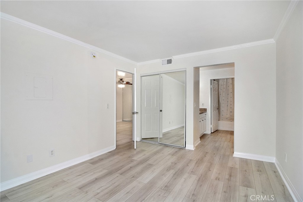 5510 Owensmouth Avenue, Unit 301 Woodland Hills, CA 91367 - Photo 7 of 22 a view of an empty room