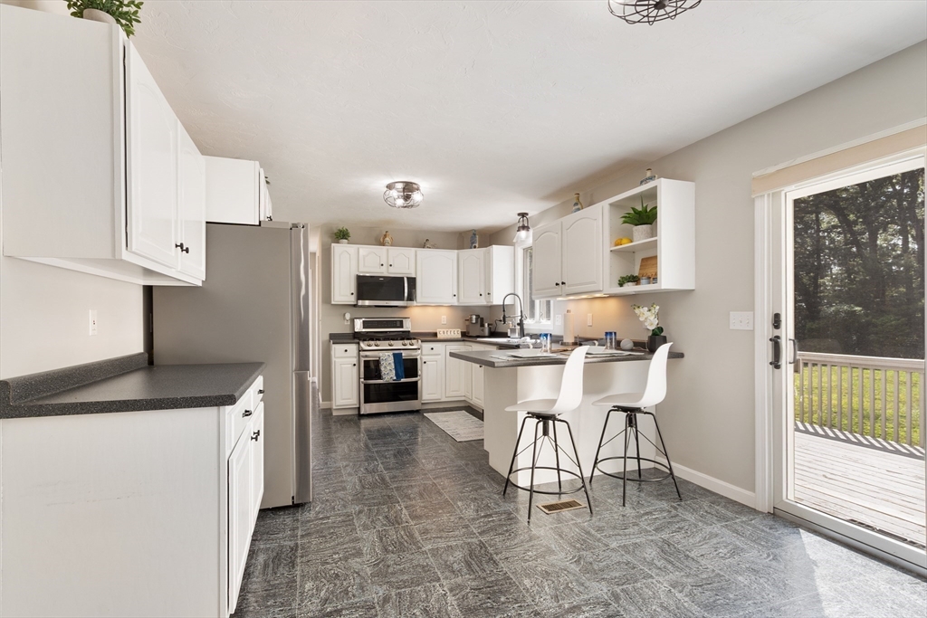 49 Brick Kiln Road Chelmsford, MA 01824 - Photo 8 of 40 Gallery Image 8