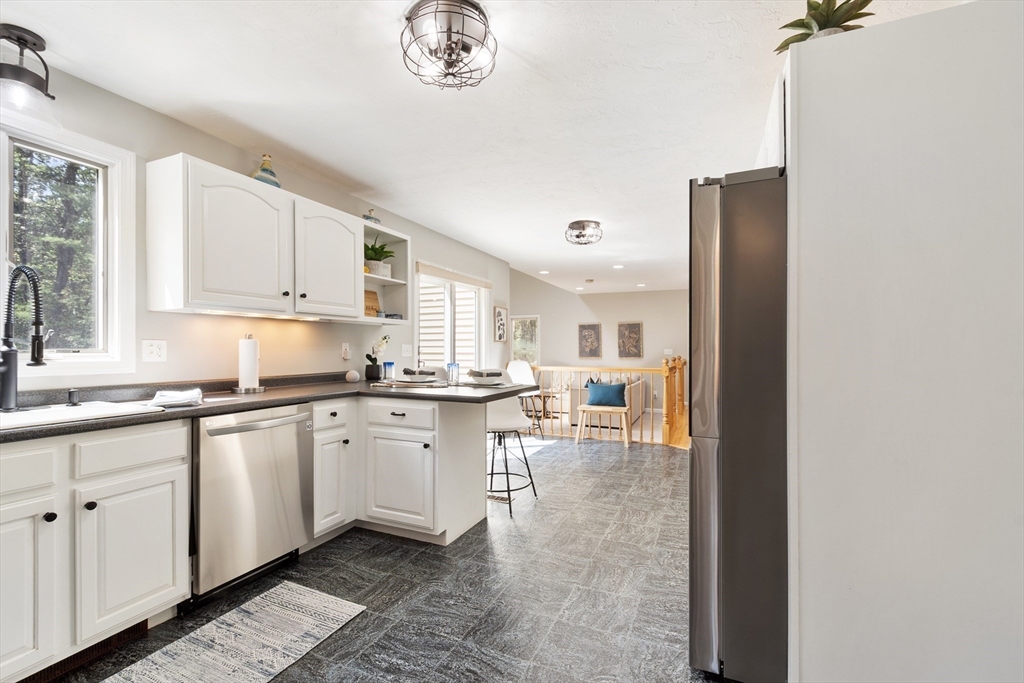 49 Brick Kiln Road Chelmsford, MA 01824 - Photo 9 of 40 Gallery Image 9