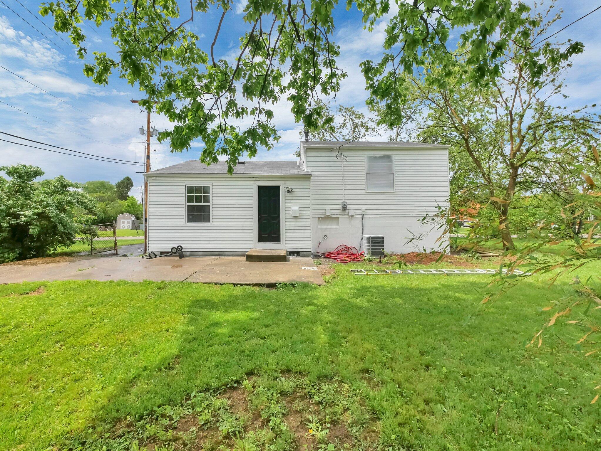 2974 Whitlow Road Columbus, OH 43232 - Photo 24 of 41 Home Rear View 1-1