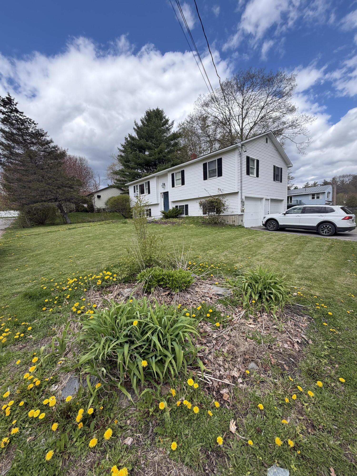 25 Clearview Avenue Waterville, ME 04901 - Photo 3 of 45 IMG_0737