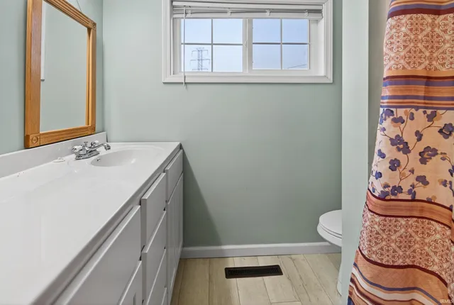 $162,000 | 1410 North Main Street, Monticello, IN 47960