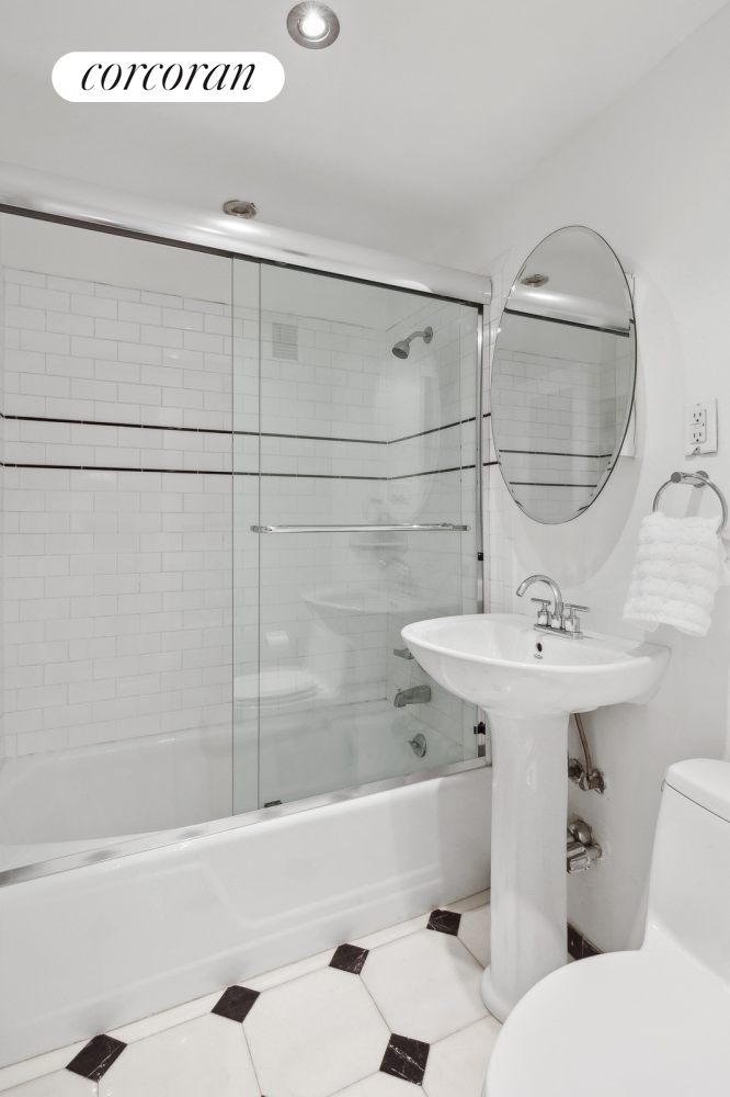 225 East 57th Street, Unit 9C Manhattan, NY 10022 - Photo 5 of 6
