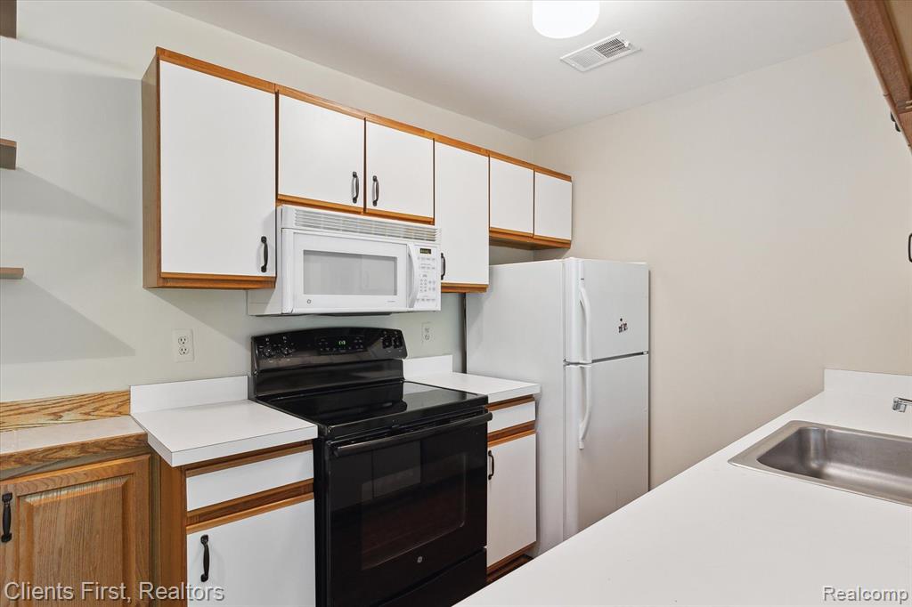 24050 Middlebelt Road, Unit 3 Farmington Hills, MI 48336 - Photo 11 of 28