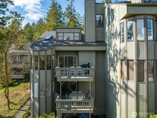 $699,950 | 98 Armadale Road, Unit 215, Friday Harbor, WA 98250