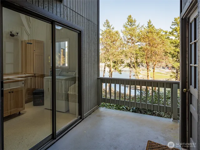 $699,950 | 98 Armadale Road, Unit 215, Friday Harbor, WA 98250