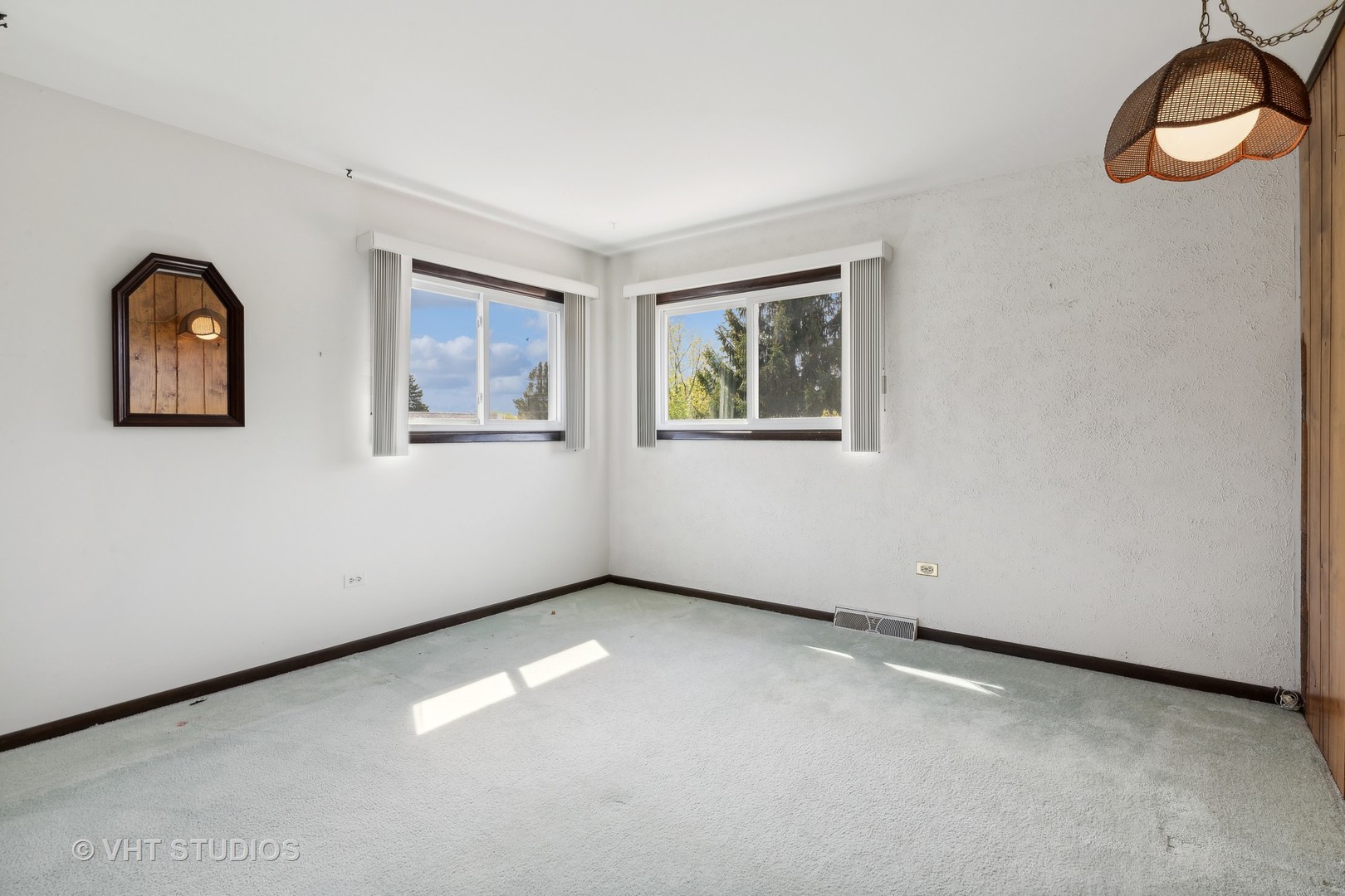 1308 East Kensington Road Mount Prospect, IL 60056 - Photo 17 of 25 Gallery Image 17