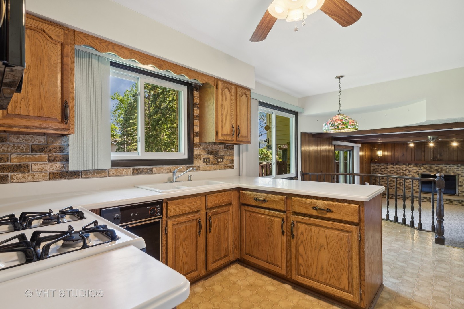 1308 East Kensington Road Mount Prospect, IL 60056 - Photo 7 of 25 Gallery Image 7
