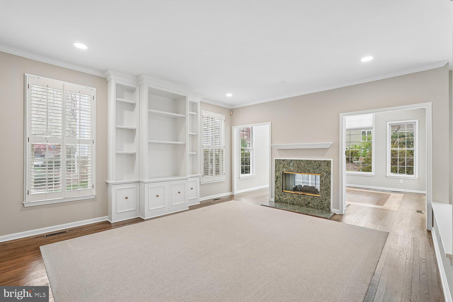 11400 Night Star Way Reston, VA 20194 - Photo 45 of 99 Living Room