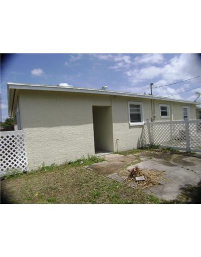 191 West 35th Street Riviera Beach, FL 33404 - Photo 13 of 15 Exterior Back