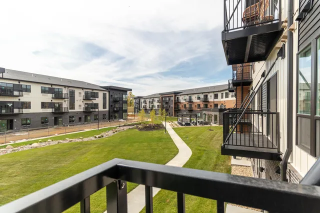 $1,705 | 6450 37th Avenue Northwest, Unit 314, Rochester, MN 55901