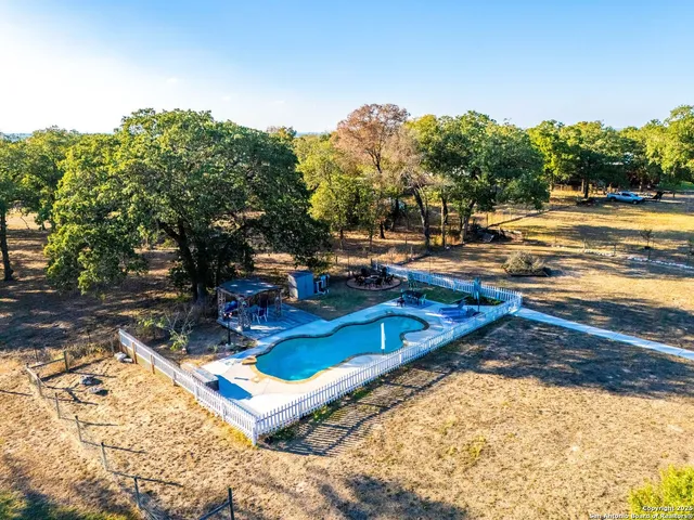 $555,000 | 1265 Hillside Oaks Drive, La Vernia, TX 78121