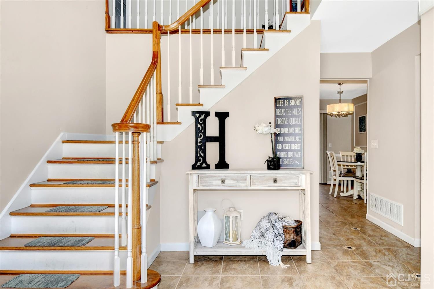 365 Cedar Swamp Road Jackson, NJ 08527 - Photo 6 of 38 a view of entryway and hall