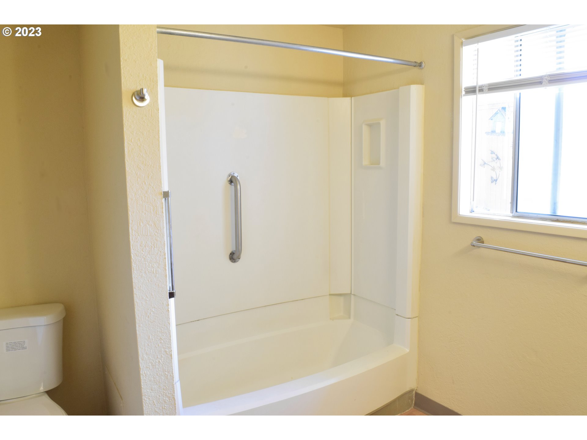 825 West Airway Road Lebanon, OR 97355 - Photo 9 of 16 Gallery Image 9