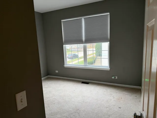 $289,999 | 3050 Nicklaus Lane, Wadsworth, IL 60083