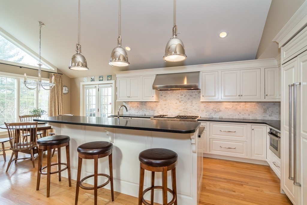 458 Far Reach Road Westwood, MA 02090 - Photo 9 of 39 Gallery Image 9