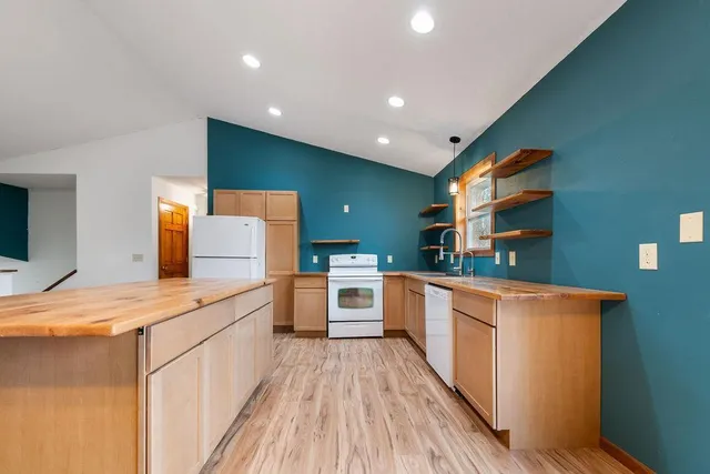 $349,900 | 31185 Hillside Pass, Pequot Lakes, MN 56472