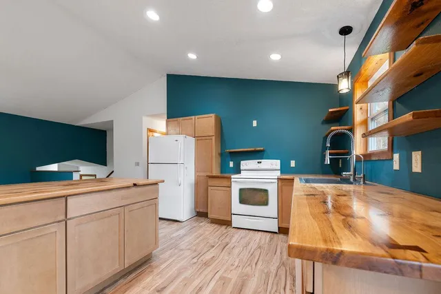 $349,900 | 31185 Hillside Pass, Pequot Lakes, MN 56472