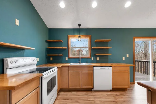 $349,900 | 31185 Hillside Pass, Pequot Lakes, MN 56472