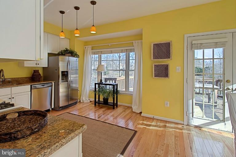 1235 Weatherstone Court Reston, VA 20194 - Photo 3 of 29 Kitchen