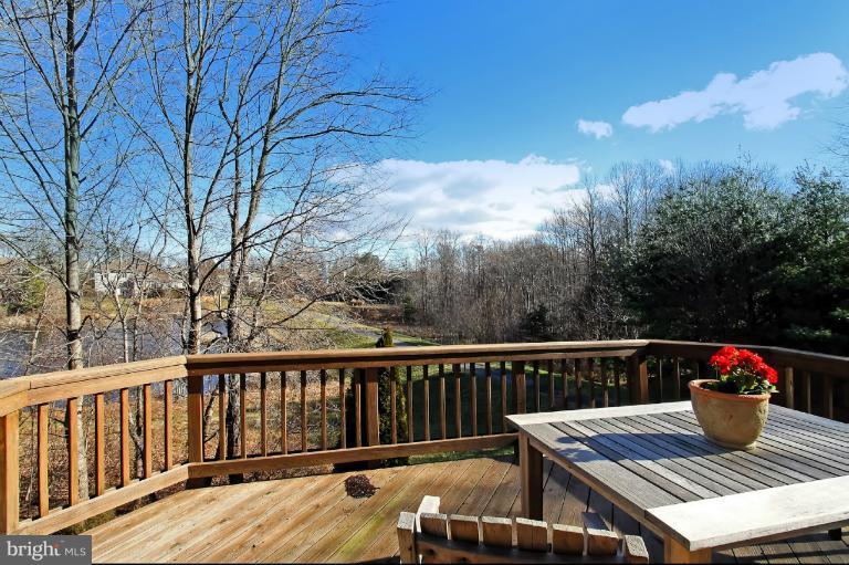 1235 Weatherstone Court Reston, VA 20194 - Photo 23 of 29 Exterior (Rear)