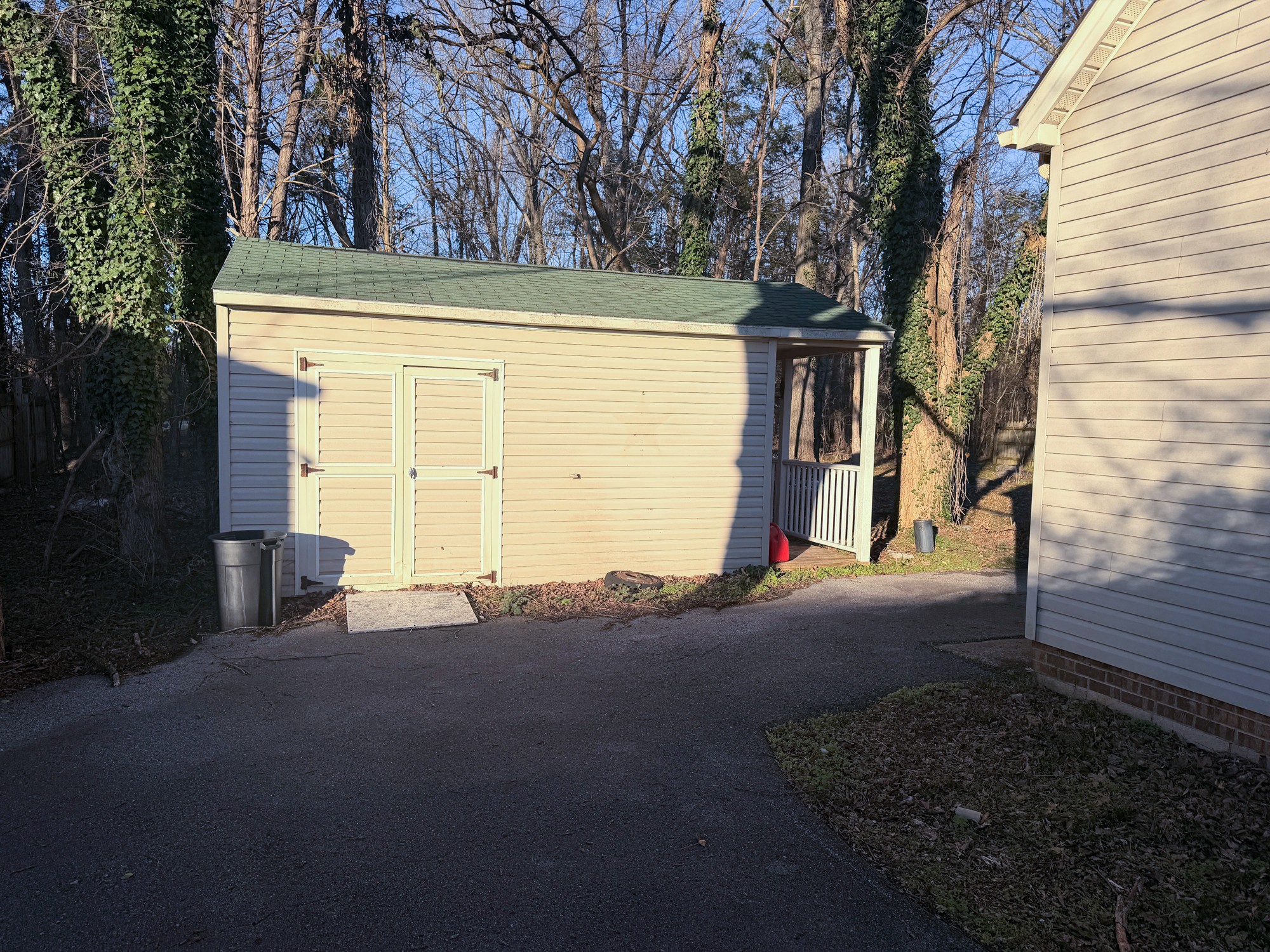 3012 Settlers Road Murfreesboro, TN 37129 - Photo 3 of 7 a front view of a house with a yard