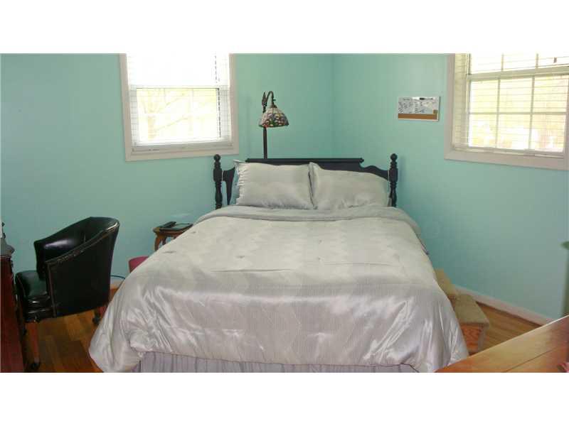 242 Bennington Road Indianapolis, IN 46227 - Photo 12 of 21 Gallery Image 12