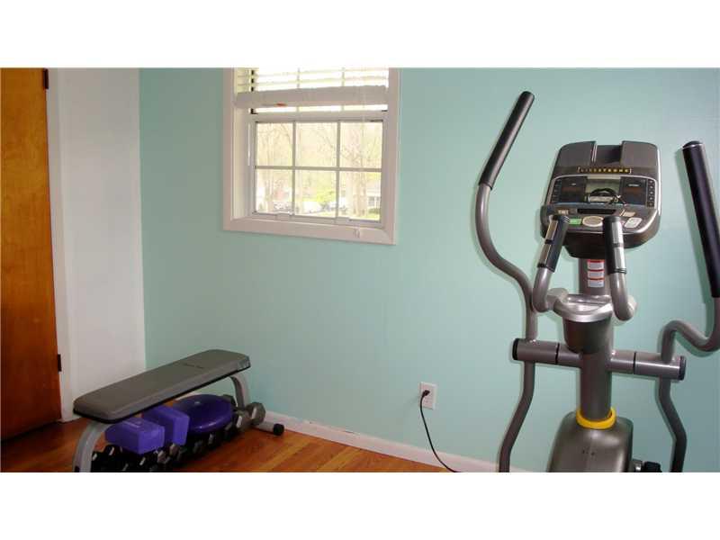 242 Bennington Road Indianapolis, IN 46227 - Photo 14 of 21 Gallery Image 14