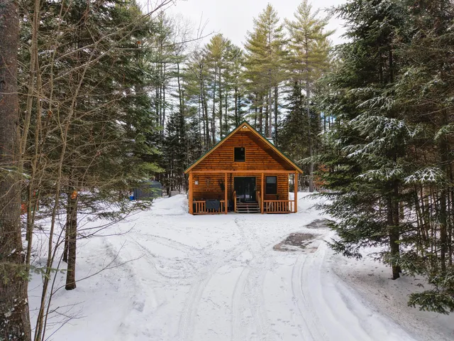 $299,000 | 6 The Pines Drive, New Portland, ME 04961